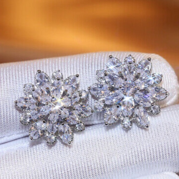 NEW Sterling silver Flower Earrings - Picture 5 of 6